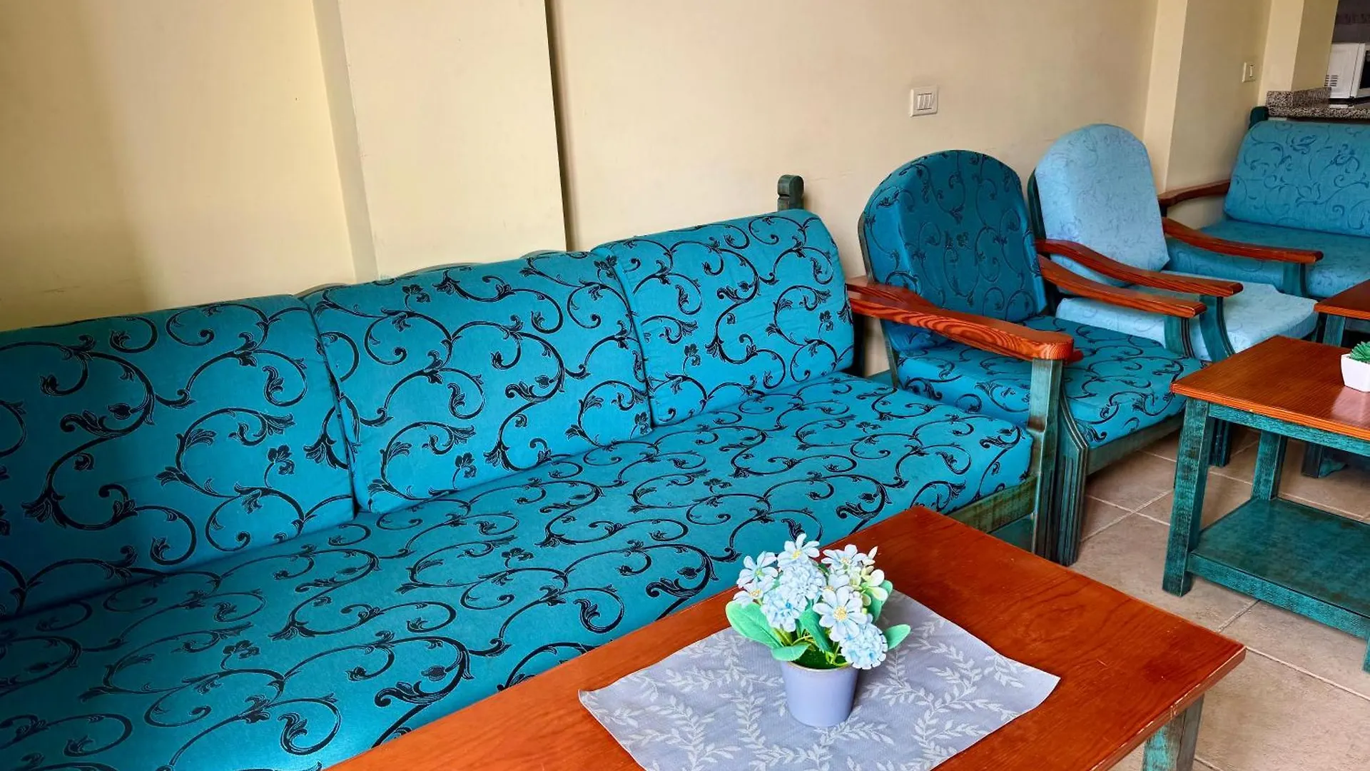 Prime Las Americas Getaway - Apartment With Huge Private Terrace & Pool Access 로스크리스티아노스 0*,  스페인