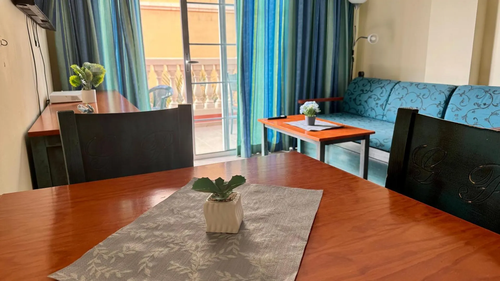 Prime Las Americas Getaway - Apartment With Huge Private Terrace & Pool Access Los Cristianos  Los Cristianos (Tenerife)