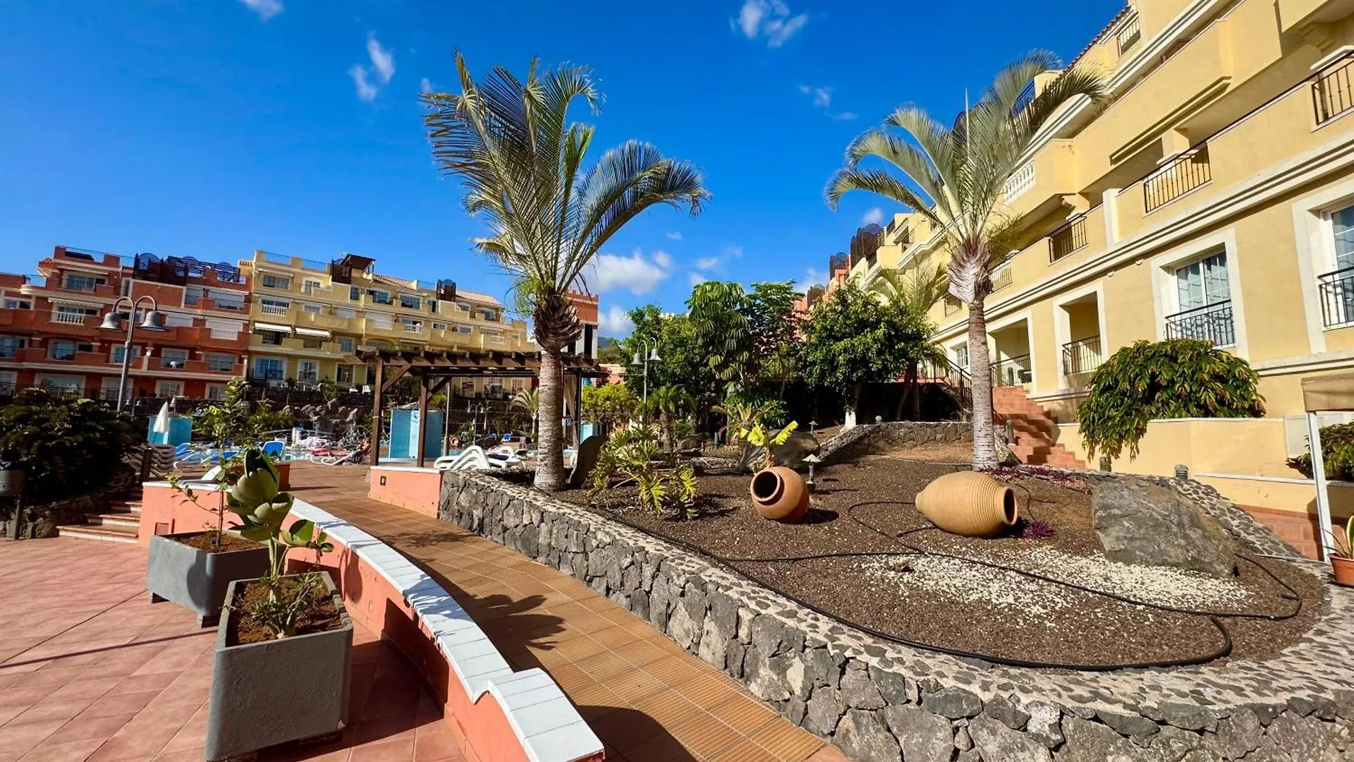 Prime Las Americas Getaway - Apartment With Huge Private Terrace & Pool Access Los Cristianos