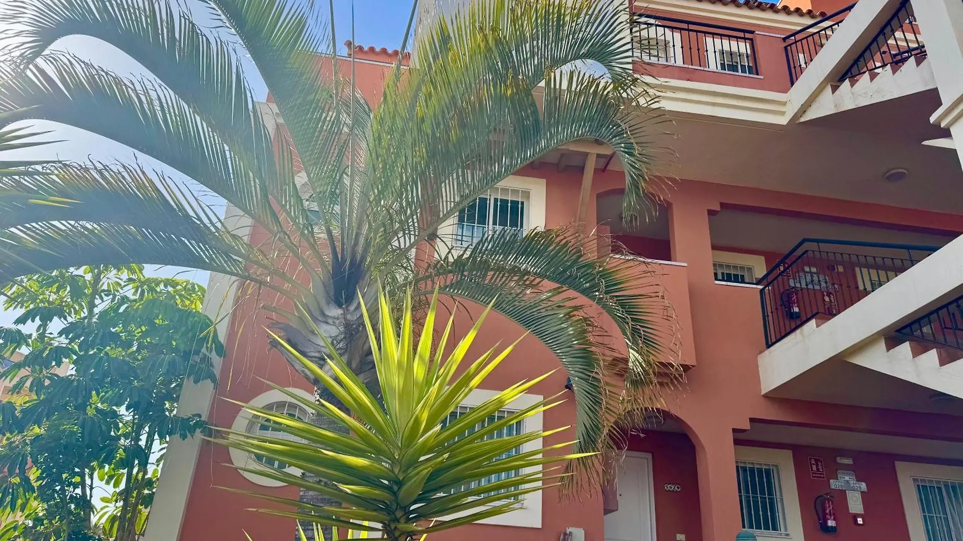 Prime Las Americas Getaway - Apartment With Huge Private Terrace & Pool Access Los Cristianos  Spanien