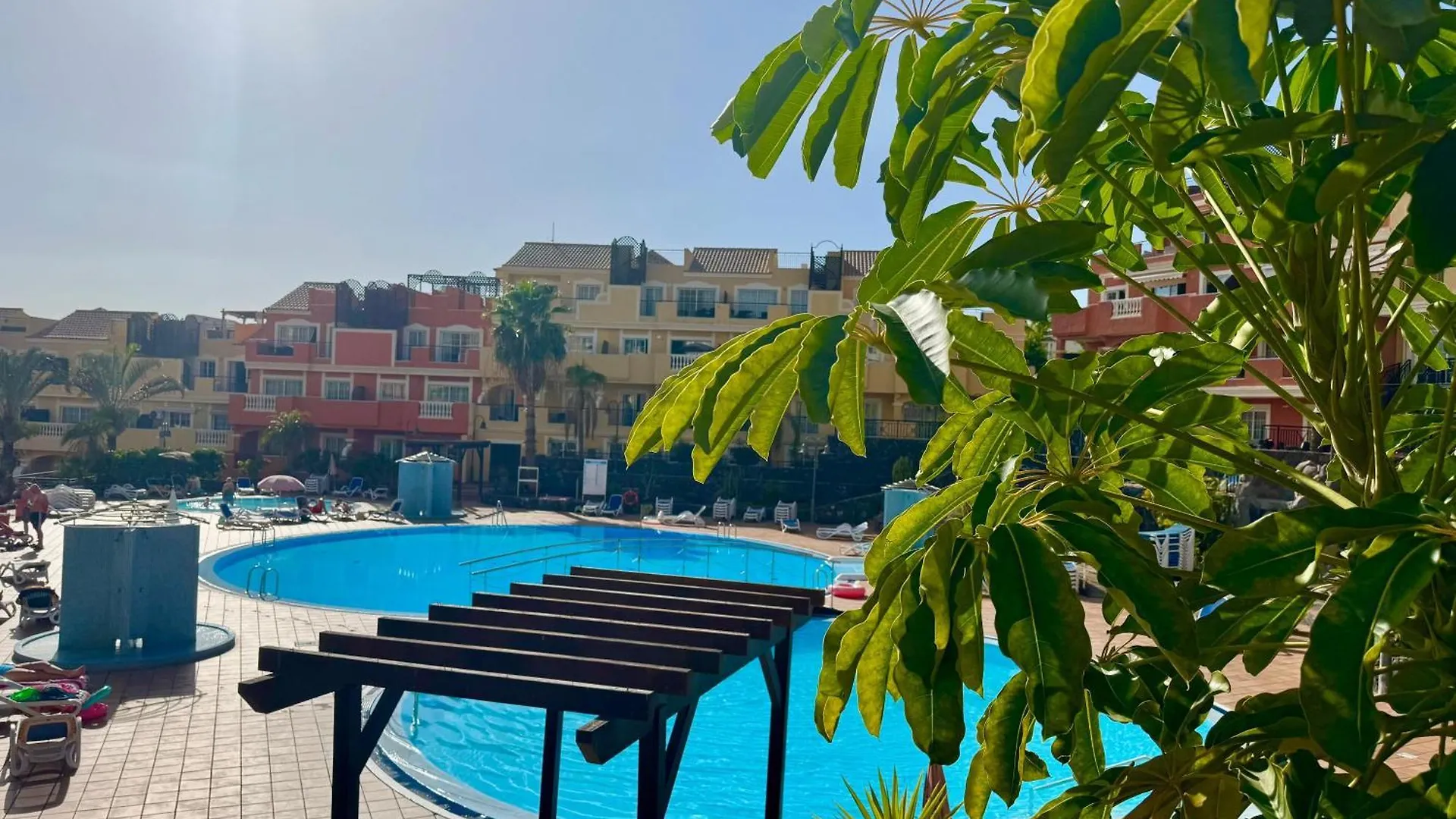 Prime Las Americas Getaway - Apartment With Huge Private Terrace & Pool Access 로스크리스티아노스 스페인